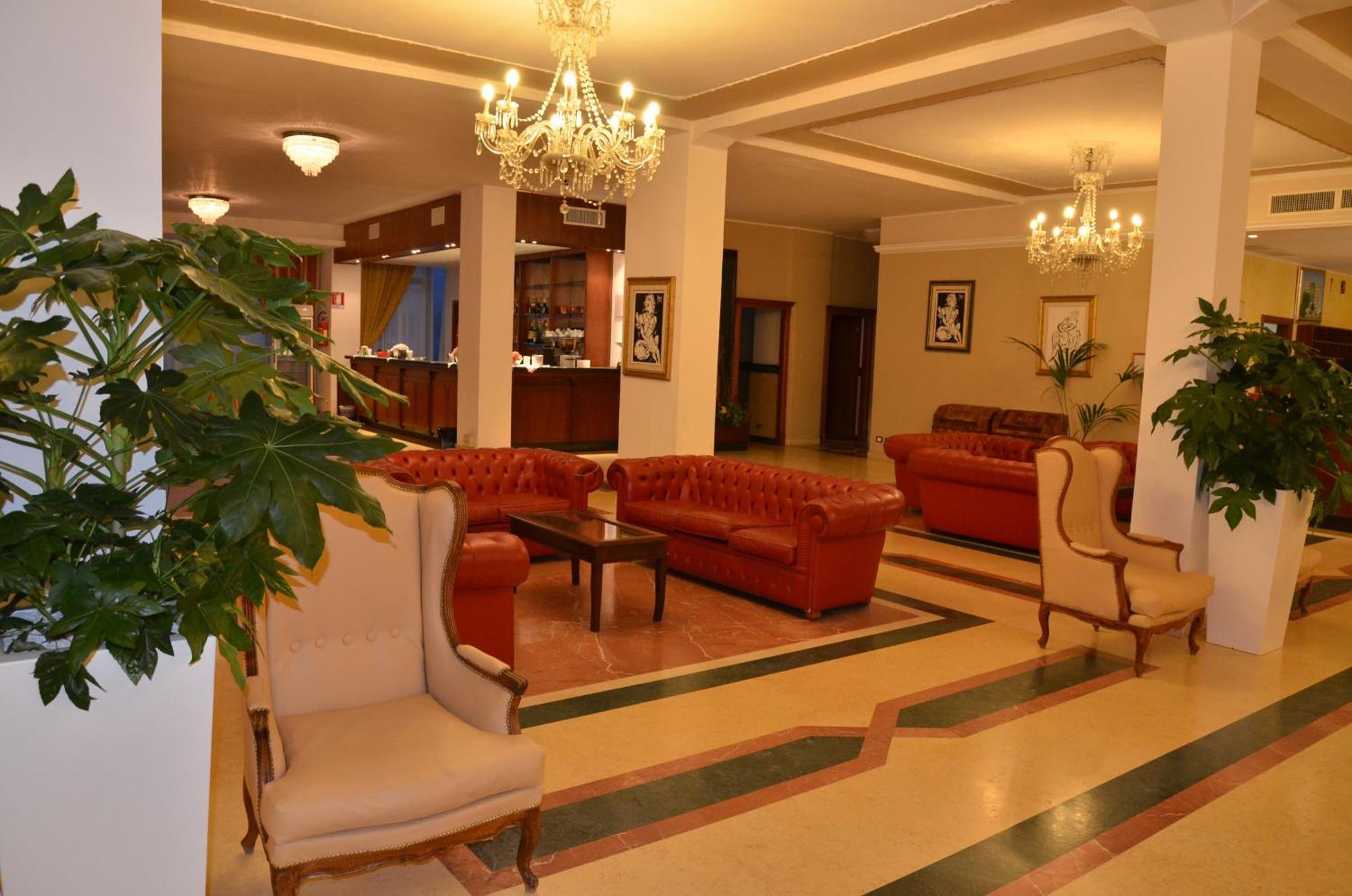 Grand Hotel Montesilvano Marina Exteriör bild