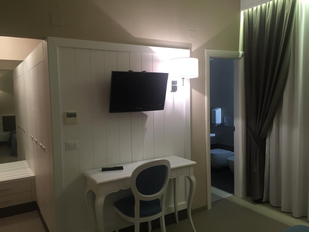 Grand Hotel Montesilvano Marina Rum bild