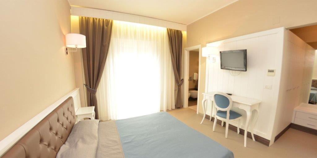 Grand Hotel Montesilvano Marina Exteriör bild