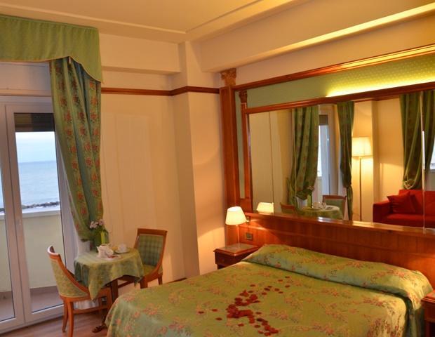 Grand Hotel Montesilvano Marina Exteriör bild