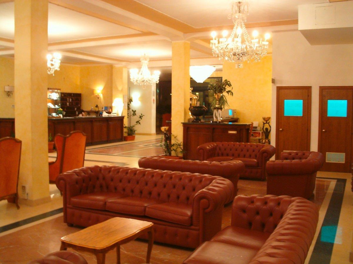 Grand Hotel Montesilvano Marina Exteriör bild